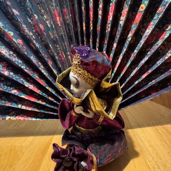 Vintage Doll Fan Wall Mount - Picture 5 of 12